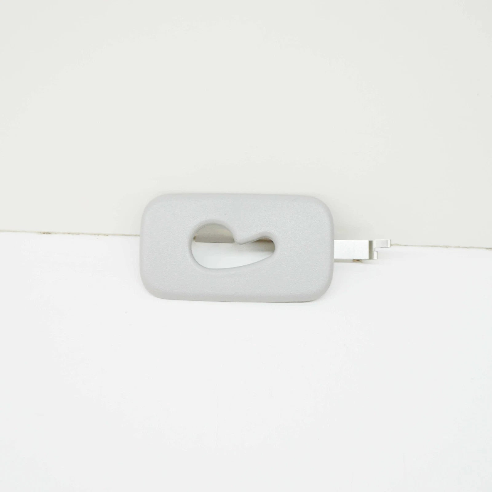 NEW MB GLK X204 LUGGAGE COMPARTMENT REAR RIGHT COVER A20486914087E94 ORIGINAL