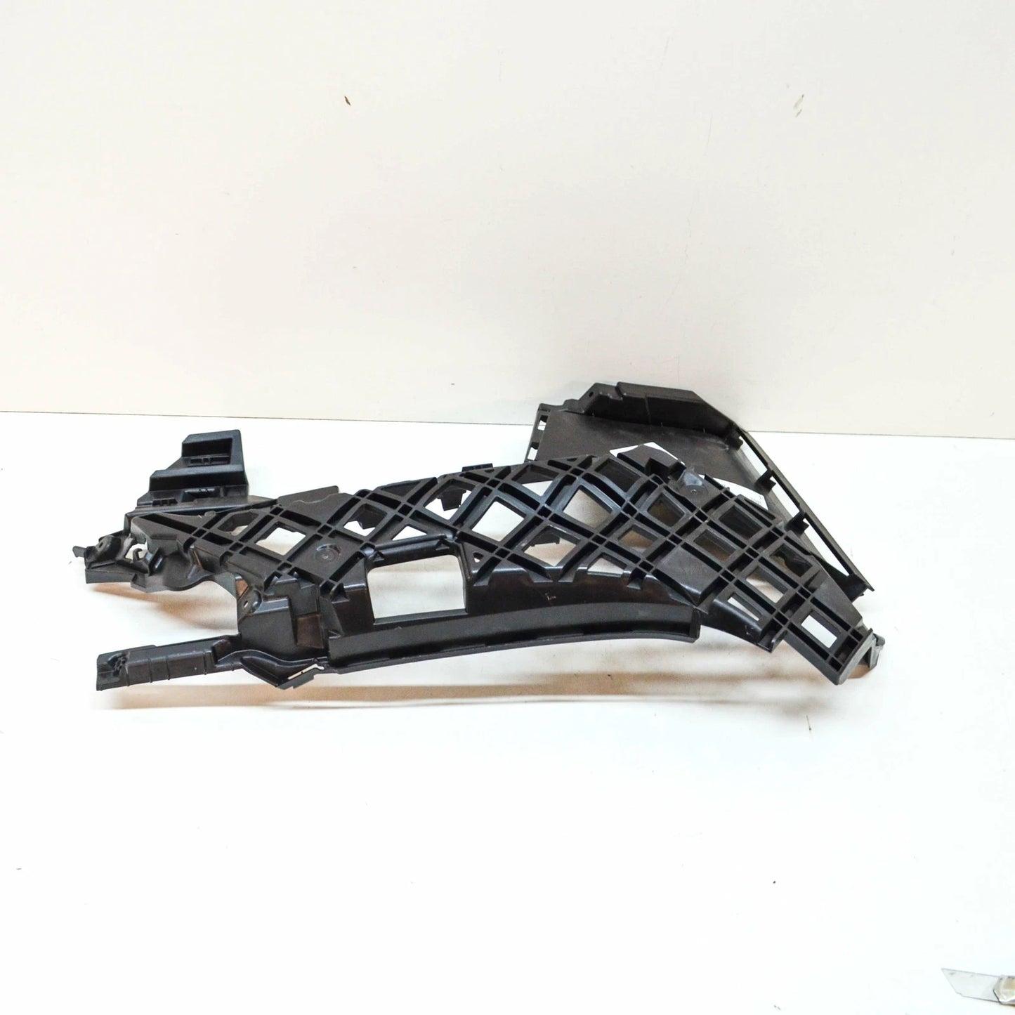 NEW VW ARTEON 3H7 FRONT RIGHT BUMPER GUIDE BRACKET R-LINE 3G8807178D