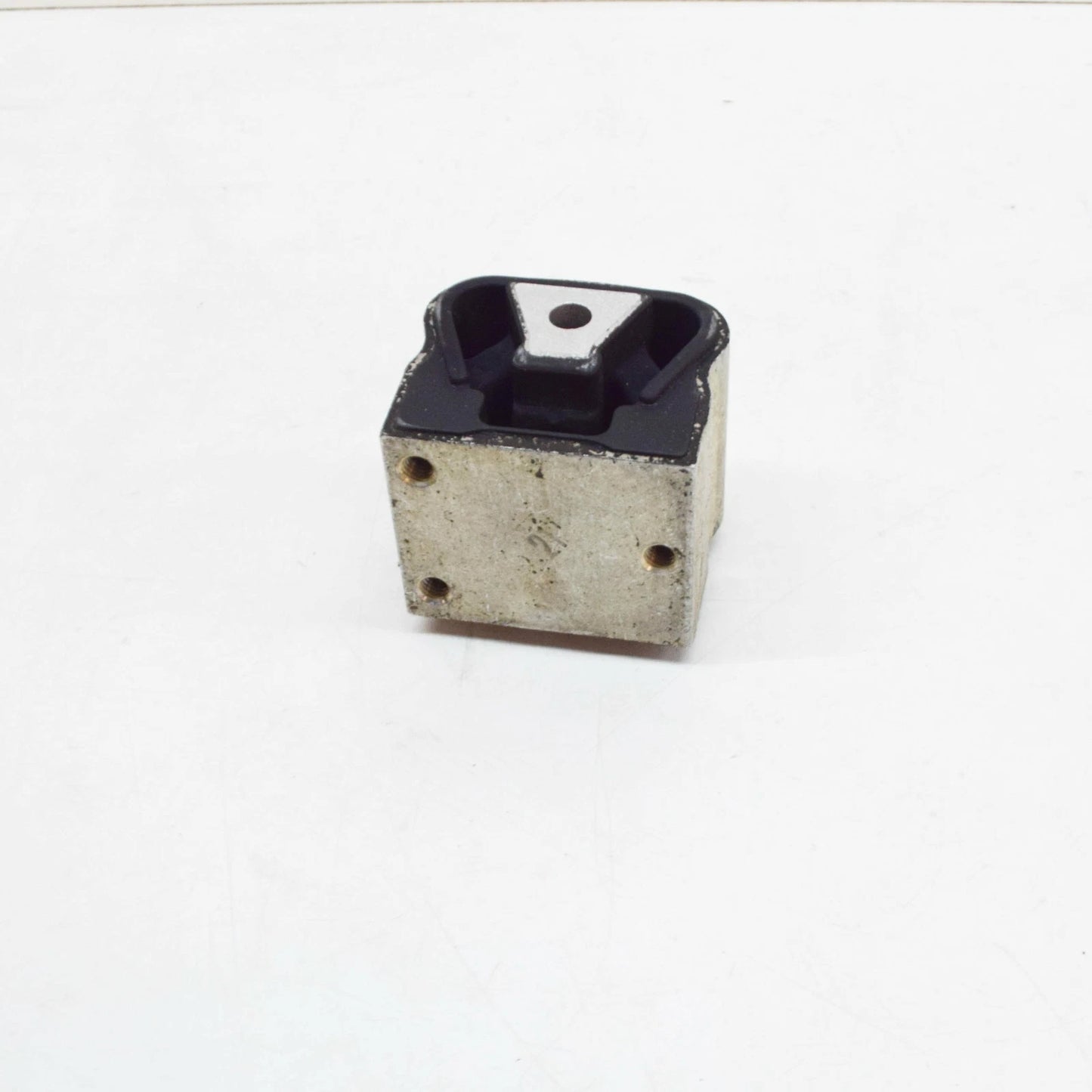 NEW MERCEDES-BENZ S W220 REAR TRANSMISSION RUBBER BUSHING A2202401618