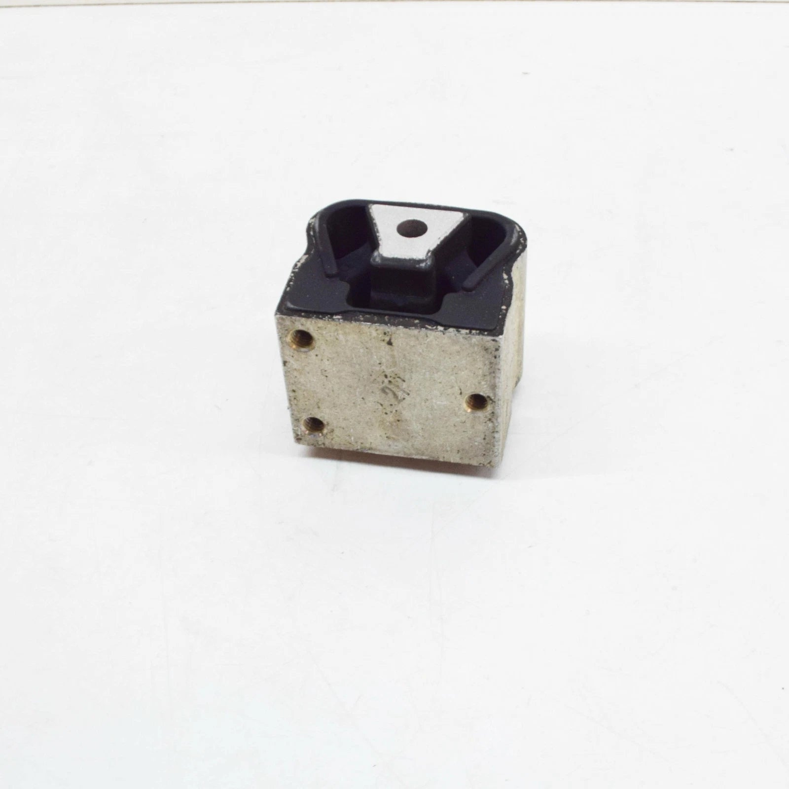 NEW MERCEDES-BENZ S W220 REAR TRANSMISSION RUBBER BUSHING A2202401618