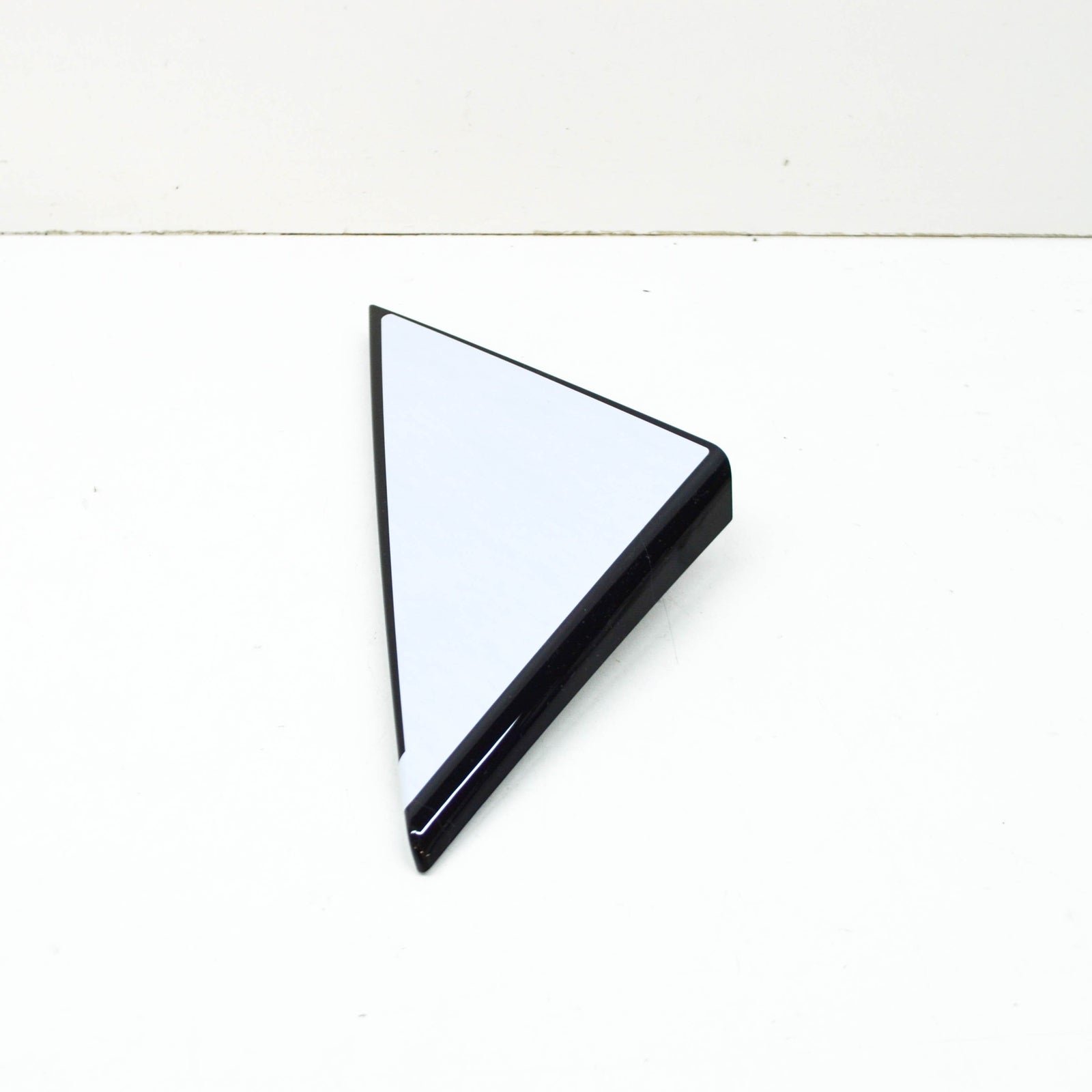 NEW AUDI R8 SPYDER 4S FRONT RIGHT DOOR CORNER TRIM 4S0837638 ORIGINAL