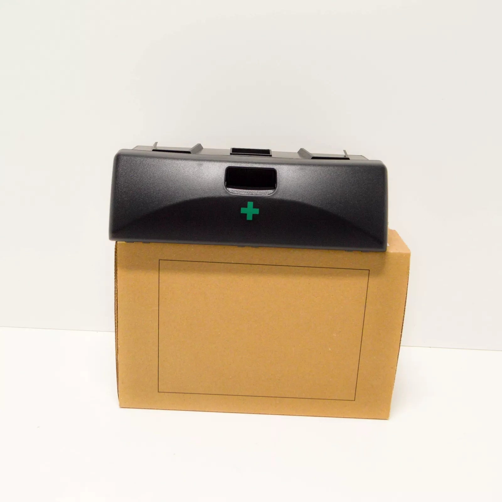 NEW BMW 3 E46 UNDER SEAT EMERGENCY FIRST AID KIT 52107166665 ORIGINAL