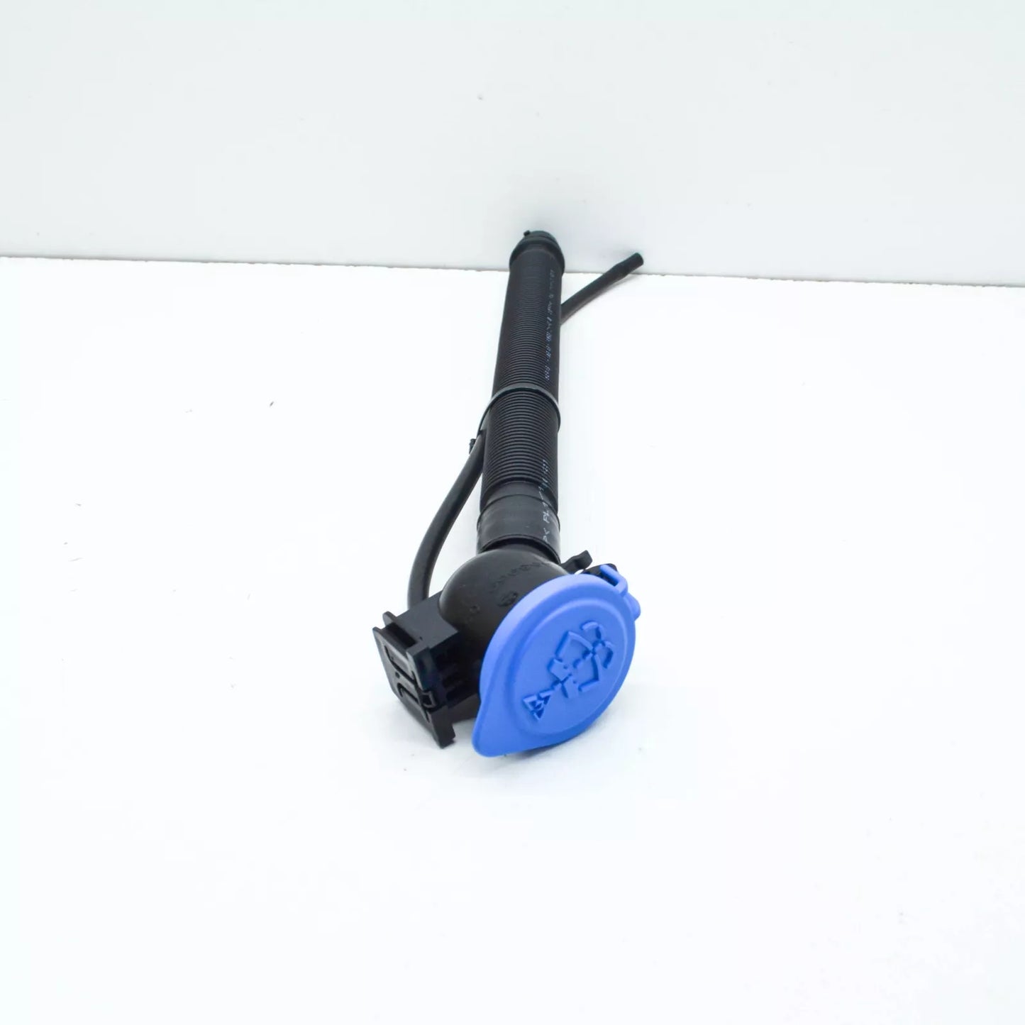 NEW BMW 1 F40 WASHER RESERVOIR TANK PIPE NECK 7453969 61667453969 ORIGINAL