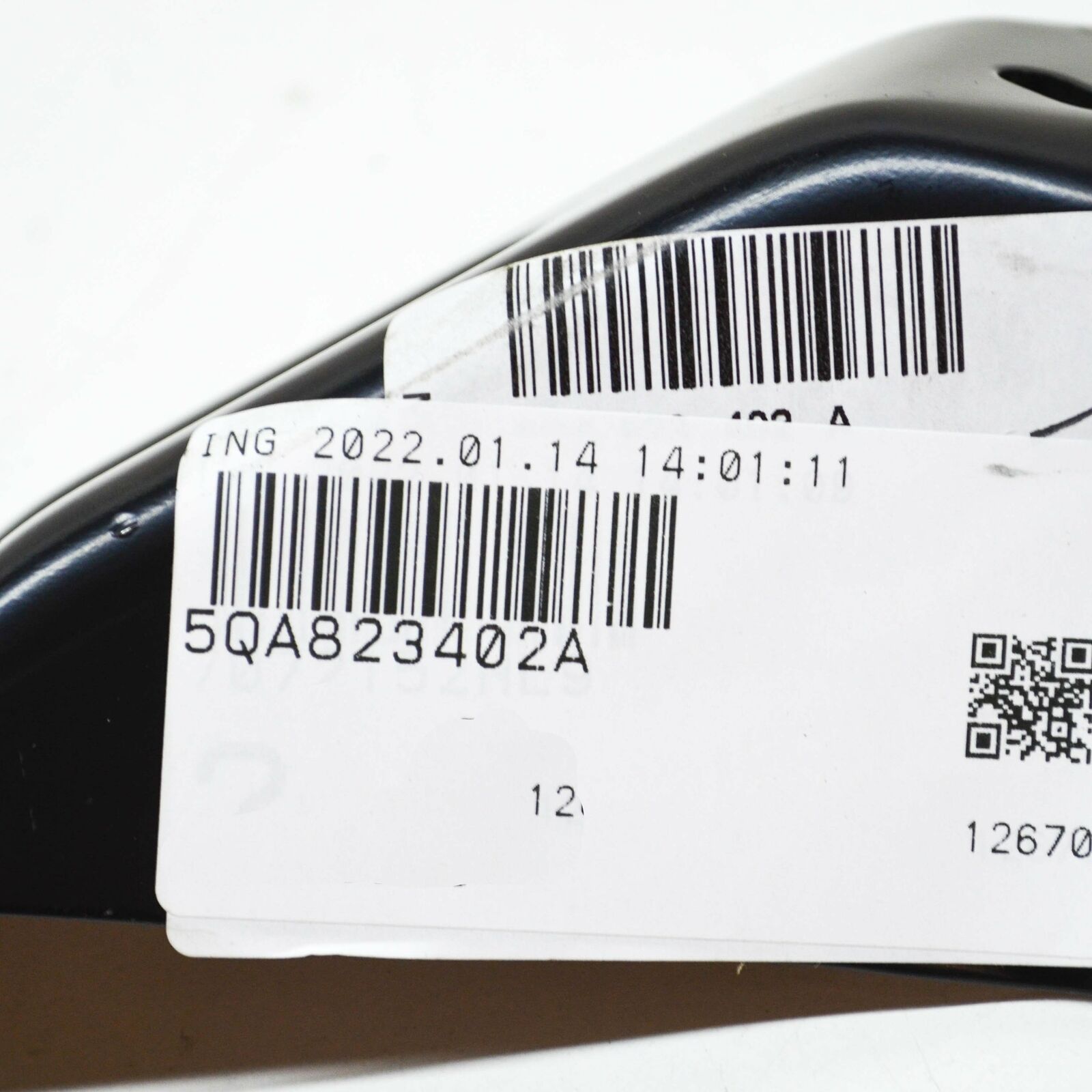 NEW VW TIGUAN AD RIGHT FILLED STRUT FENDER APRON BRACKET 5QA823402A ORIGINAL