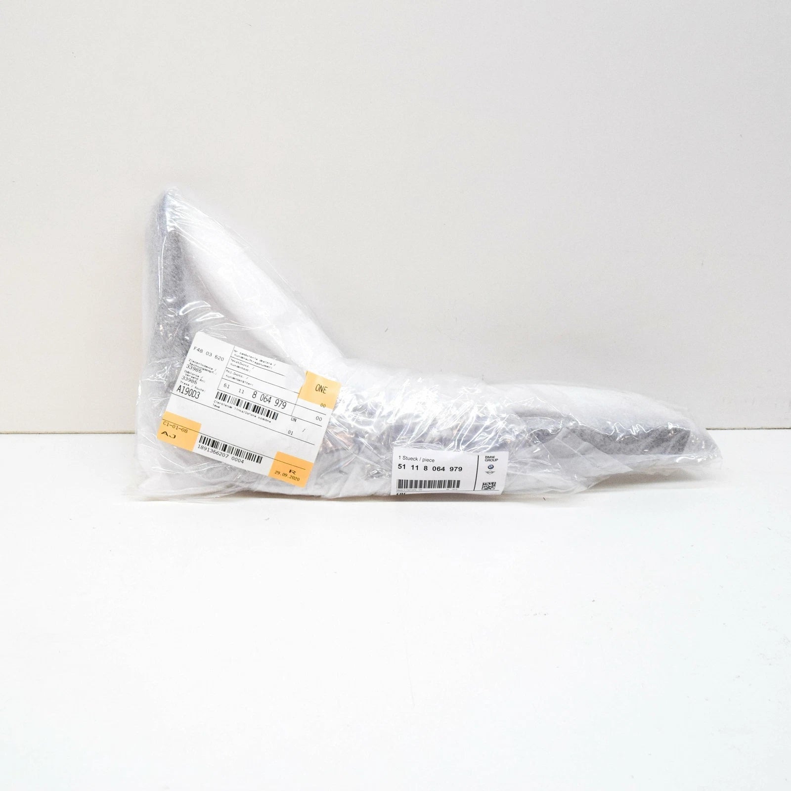 NEW BMW 5 G30 M FRONT BUMPER LEFT SIDE FINISHER 51118064979 8064979 ORIGINAL