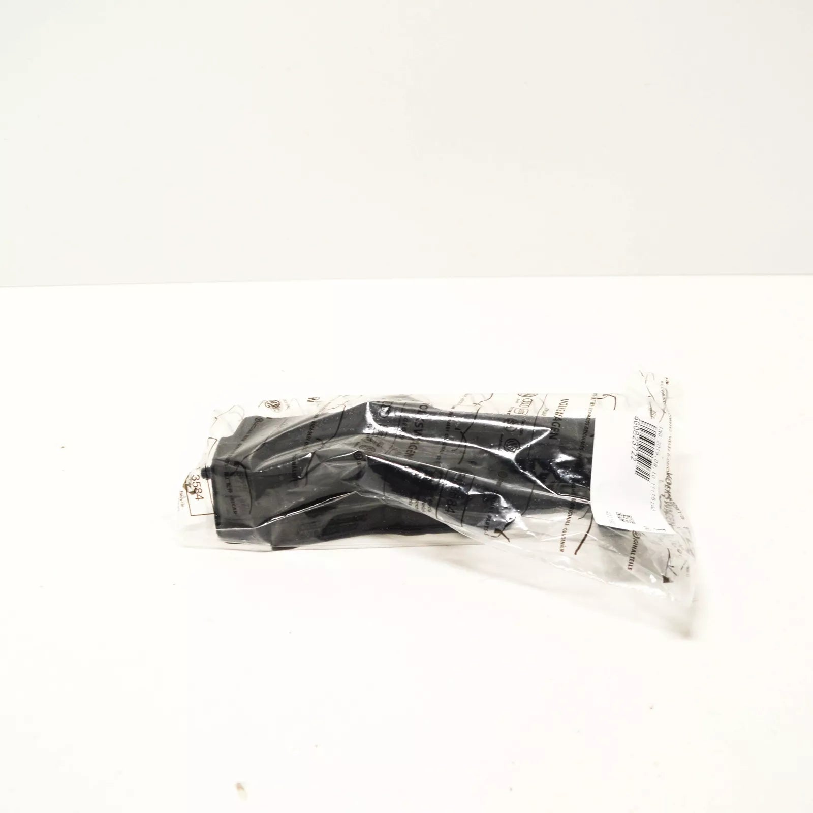 NEW AUDI A6 4G C7 FRONT HOOD RIGHT WEATHERSTRIP SEAL 4G0823722