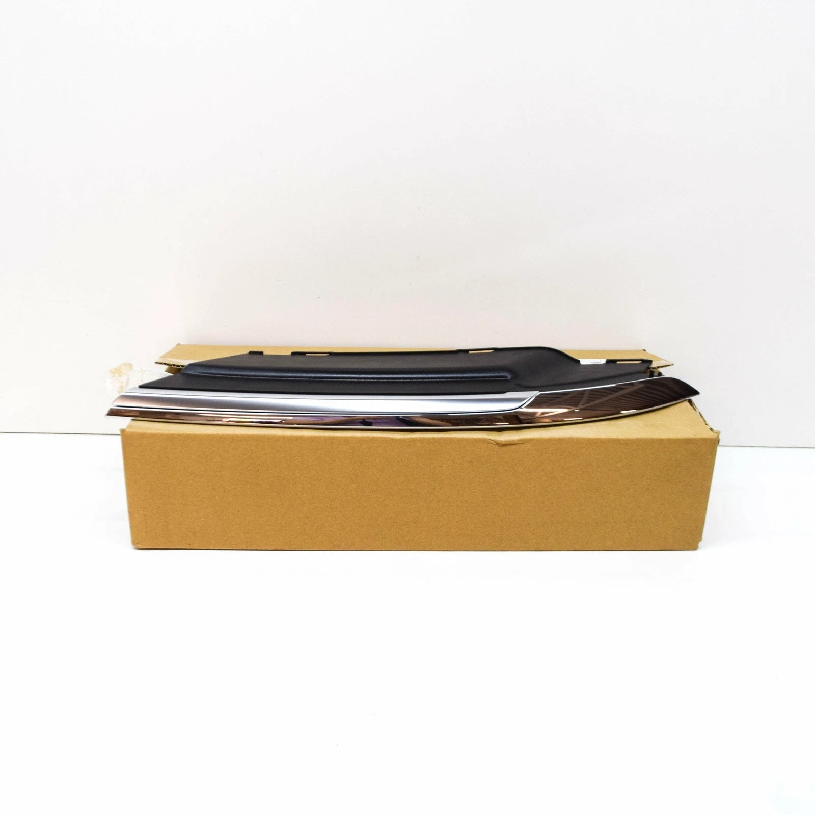 NEW VW TIGUAN AD FRONT LEFT UPPER LED HEADLIGHT TRIM 5NA998119