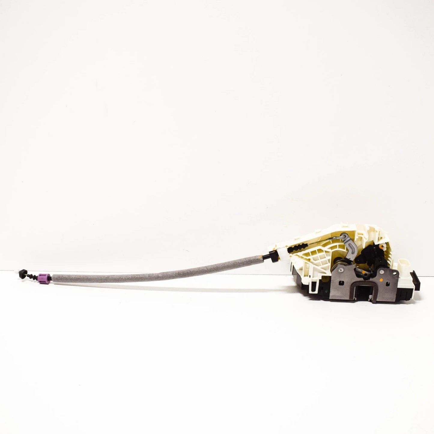 NEW MERCEDES-BENZ C-CLASS W204 FRONT RIGHT DOOR LOCK A2047203835 ORIGINAL