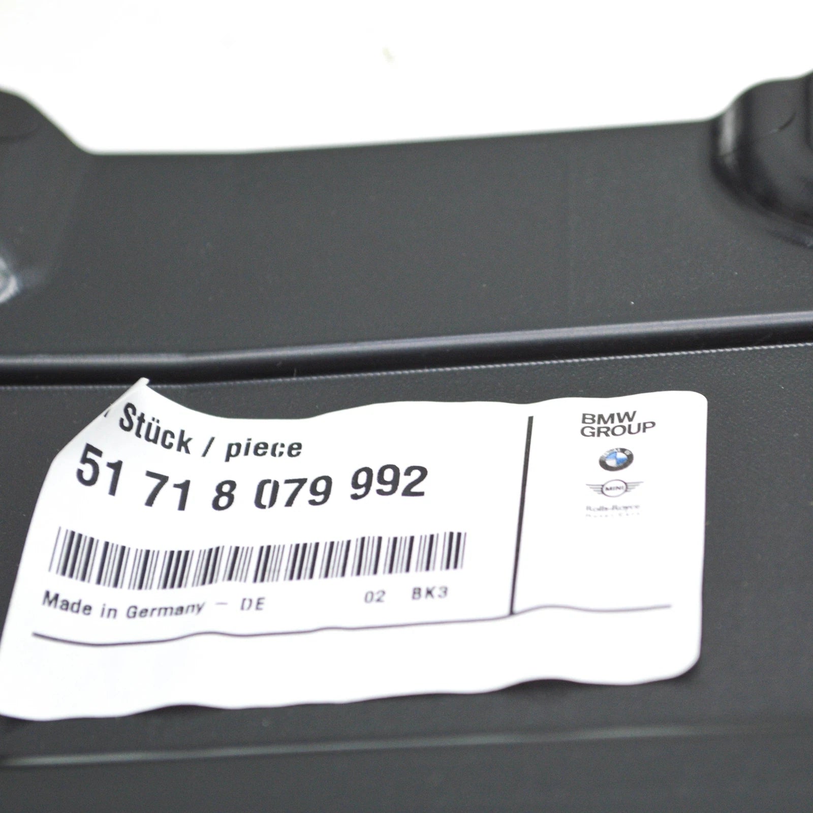 NEW BMW M8 CABRIO F91 FRONT RIGHT WHEEL ARCH LINER EXTENSION 51718079992