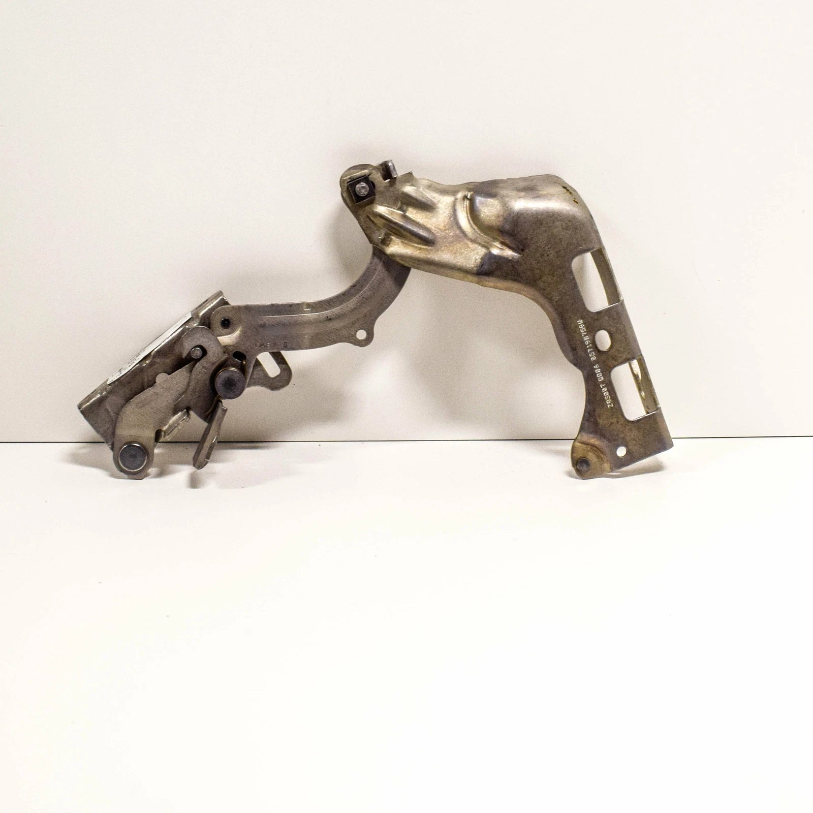 NEW MERCEDES BENZ E W213 FRONT LEFT BONNET HOOD HINGE A2138800128 ORIGINAL