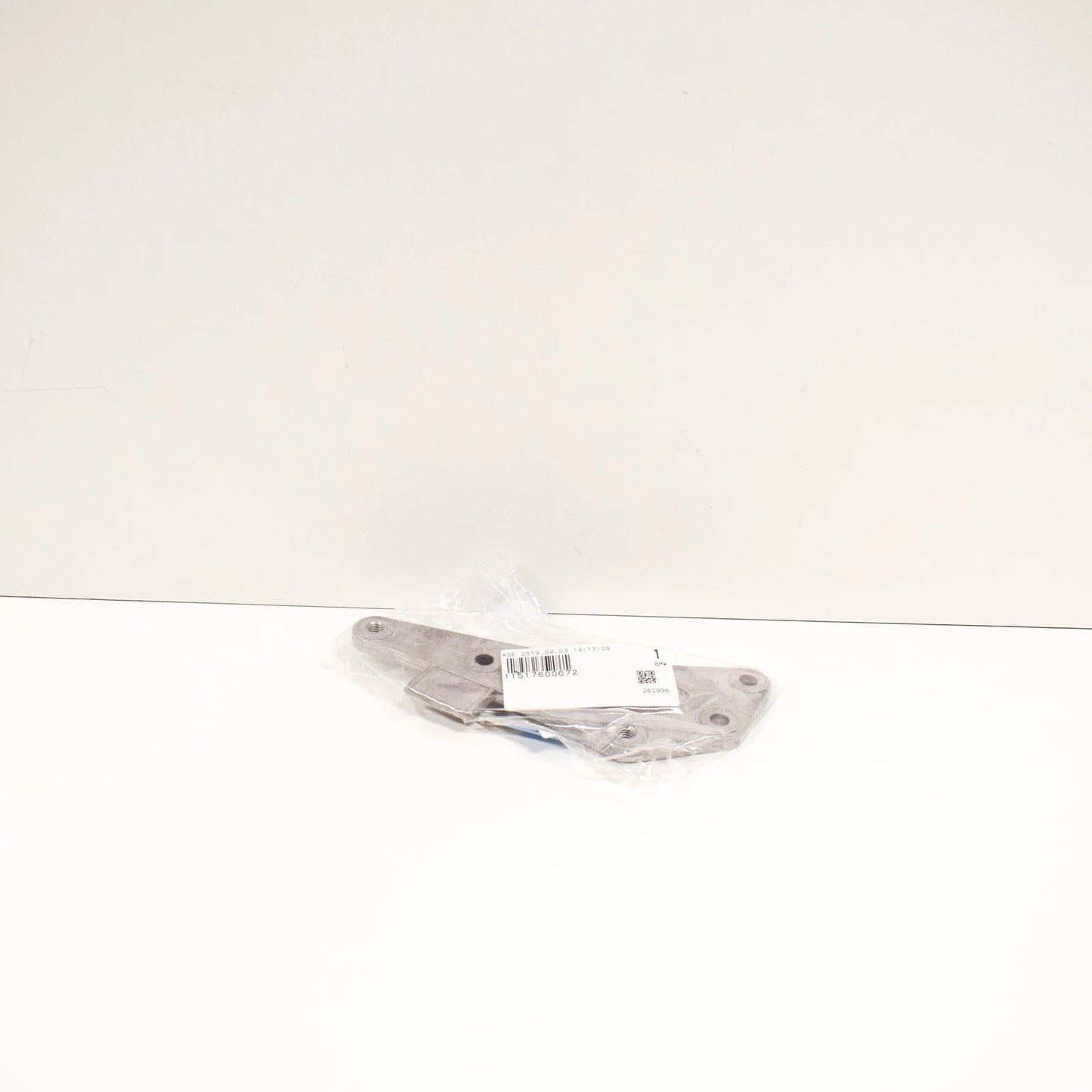 NEW BMW 1 F20 WATER PUMP BRACKET 11517600672 7600672 ORIGINAL