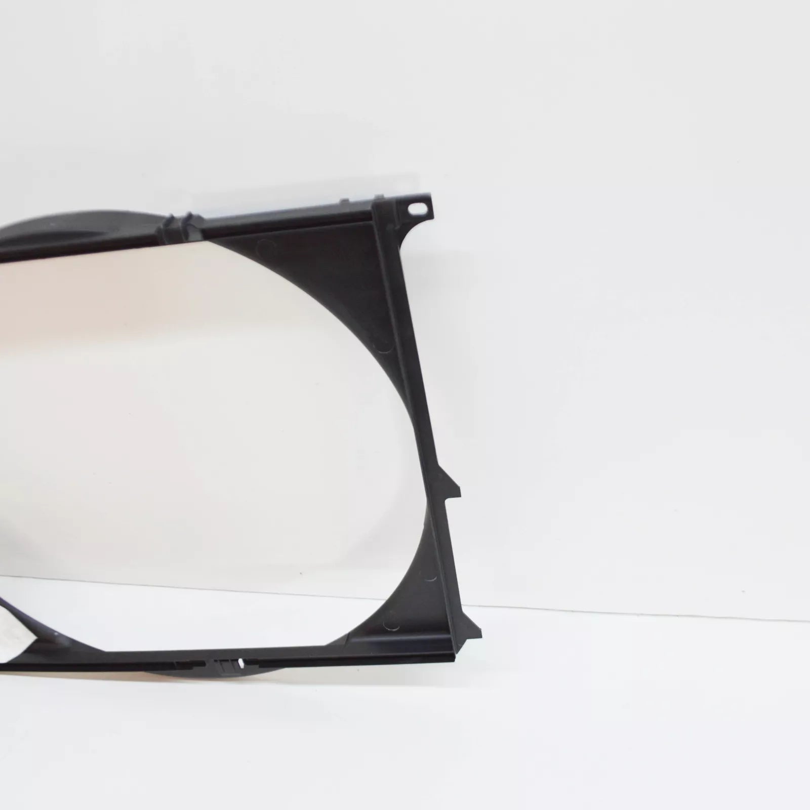 NEW BMW 5 E34 RADIATOR FAN SHROUD 545MM 17111723657 1723657 ORIGINAL