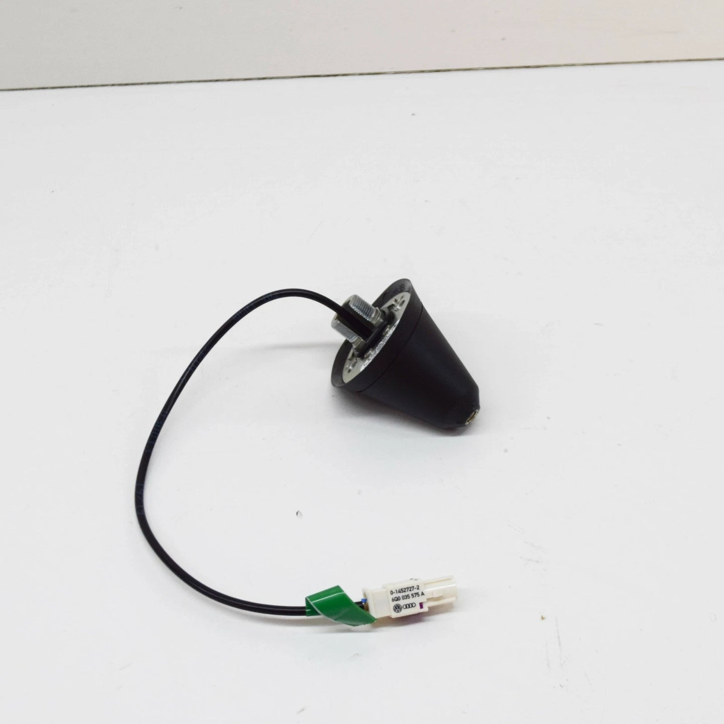 NEW VOLKSWAGEN POLO 6R ROOF AERIAL BASE 6R0035501