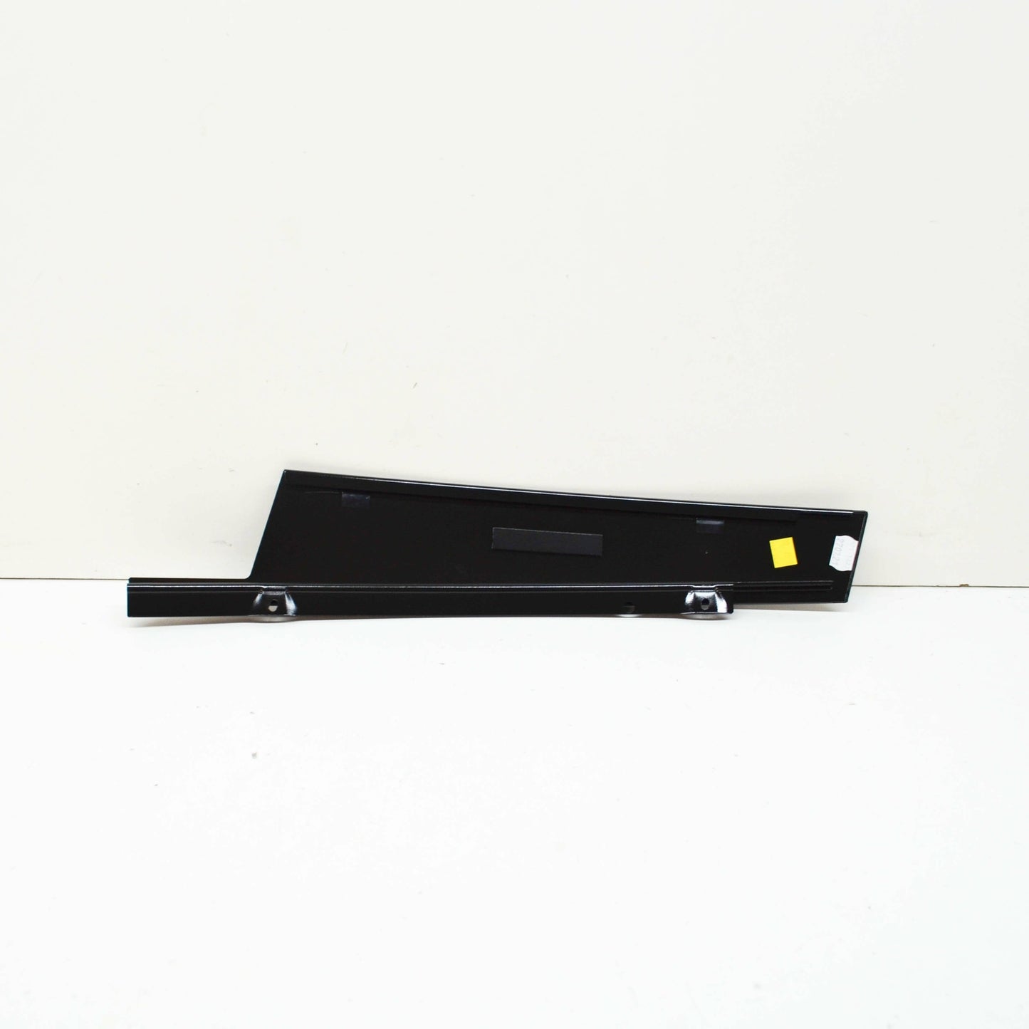 NEW MB GLC X253 FRONT LEFT DOOR EXTERIOR B-PILLAR TRIM A2536900187 ORIGINAL