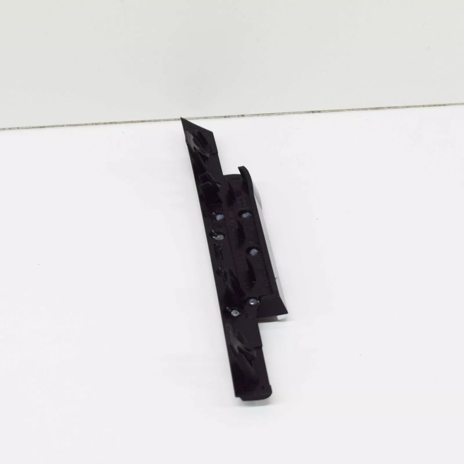 NEW VW GOLF MK8 RADIATOR GRILLE 'GTI' INSCRIPTION 5H0853679MKRR ORIGINAL