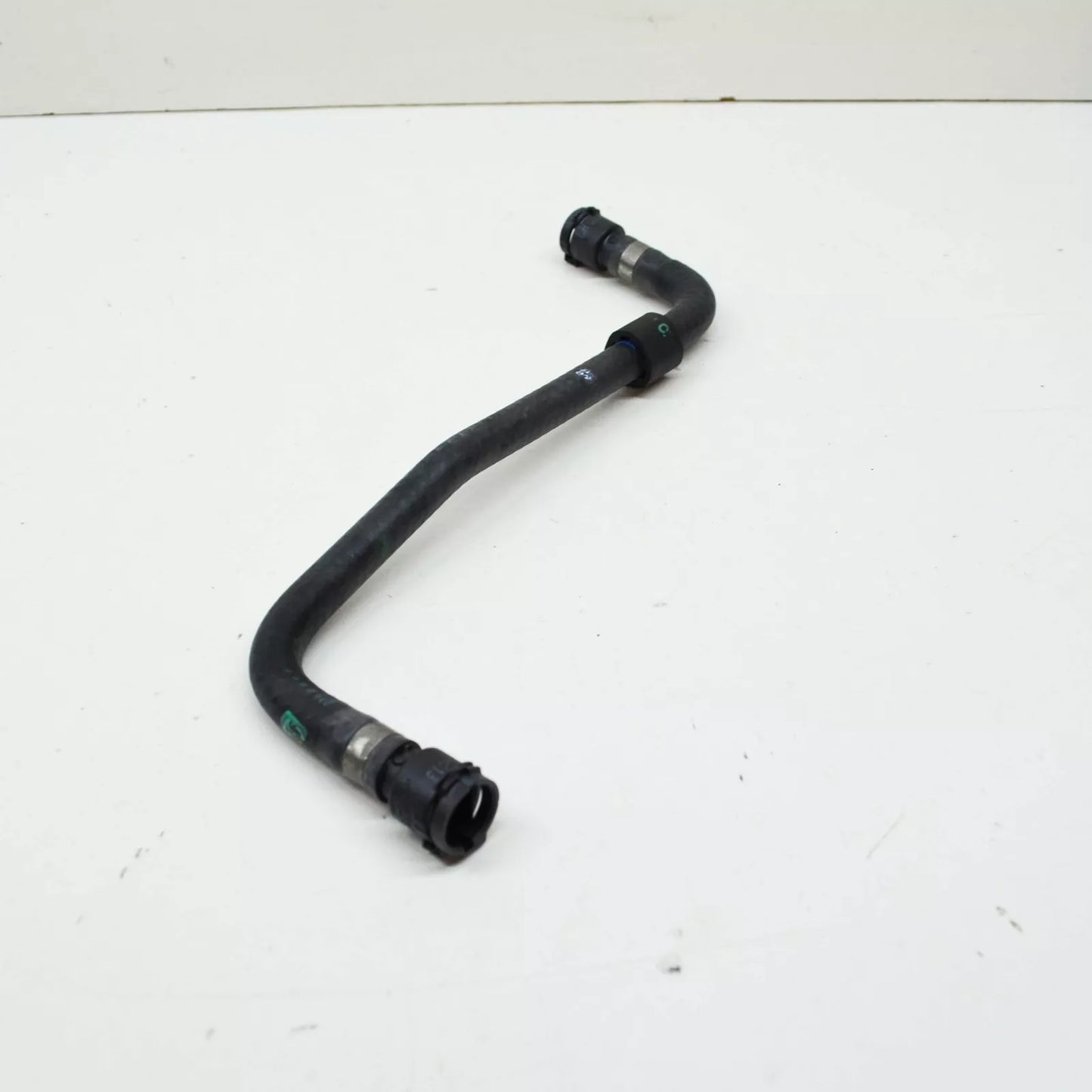 NEW BMW 5 G30 WATER COOLING RADIATOR TO EXPANSION TANK PIPE 17125A09423 ORIGINAL