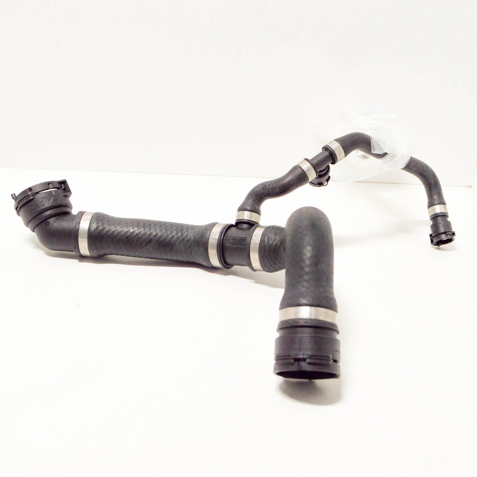 NEW BMW 7 E38 RADIATOR WATER UPPER PIPE HOSE 740I PETROL 4.4 1711877 ORIGINAL