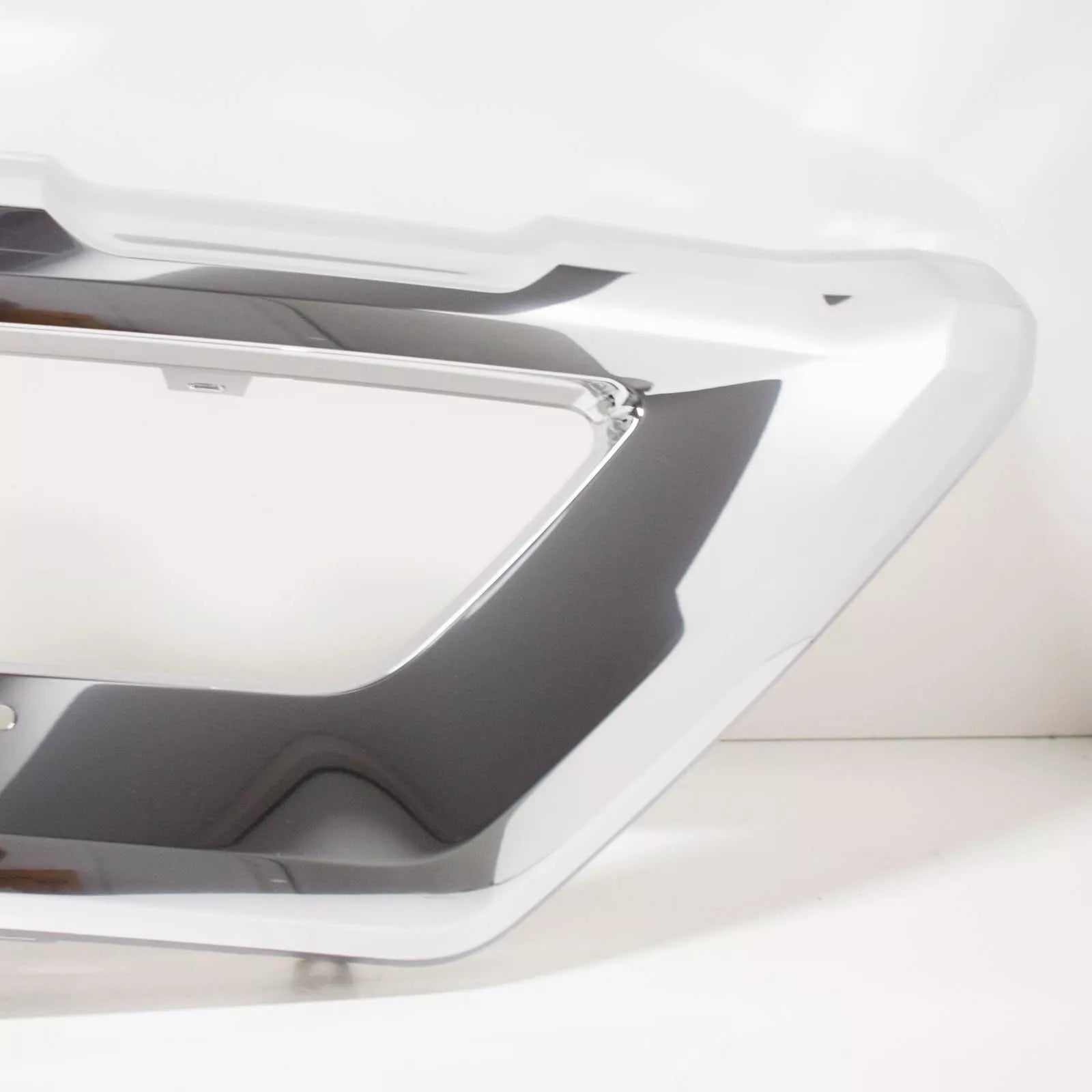 NEW MB GLK-CLASS X204 FRONT BUMPER LOWER GRILLE CHROME TRIM A2048852722 ORIGINAL