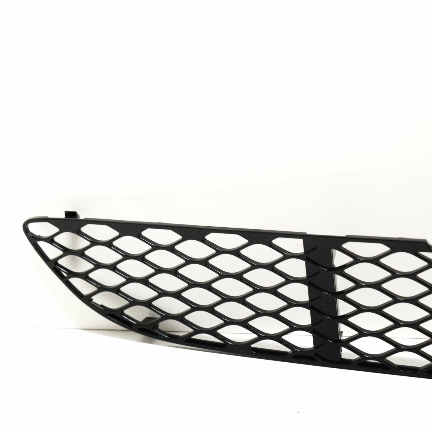 NEW MERCEDES-BENZ CLS C219 FRONT BUMPER LOWER CENTER GRILLE A2198850053