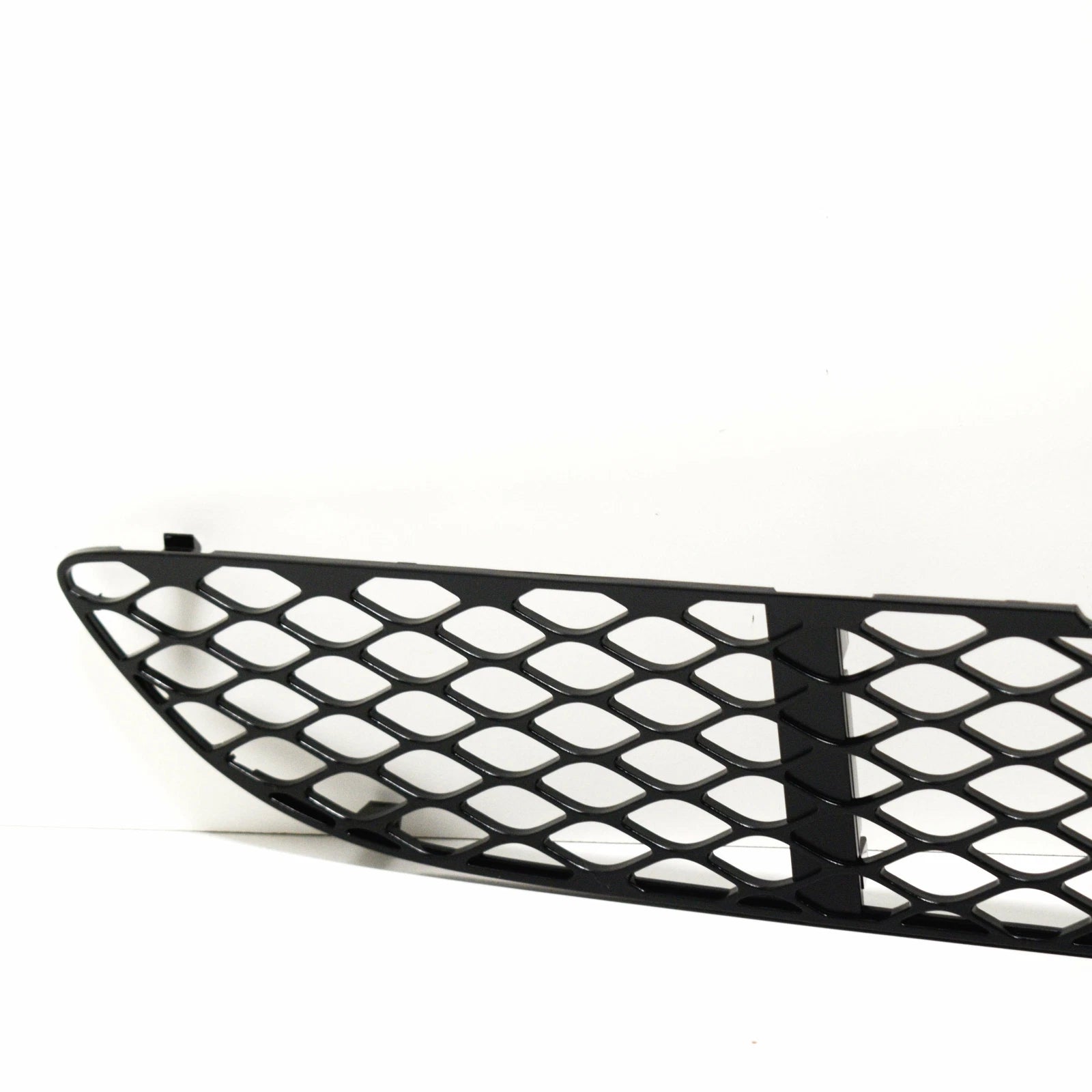 NEW MERCEDES-BENZ CLS C219 FRONT BUMPER LOWER CENTER GRILLE A2198850053