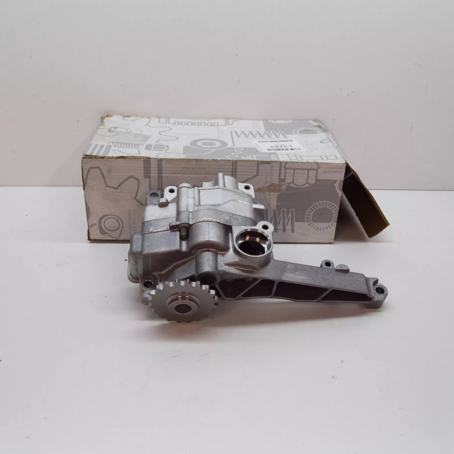 NEW MERCEDES-BENZ E W212 GEARBOX OIL PUMP A6421801600 ORIGINAL