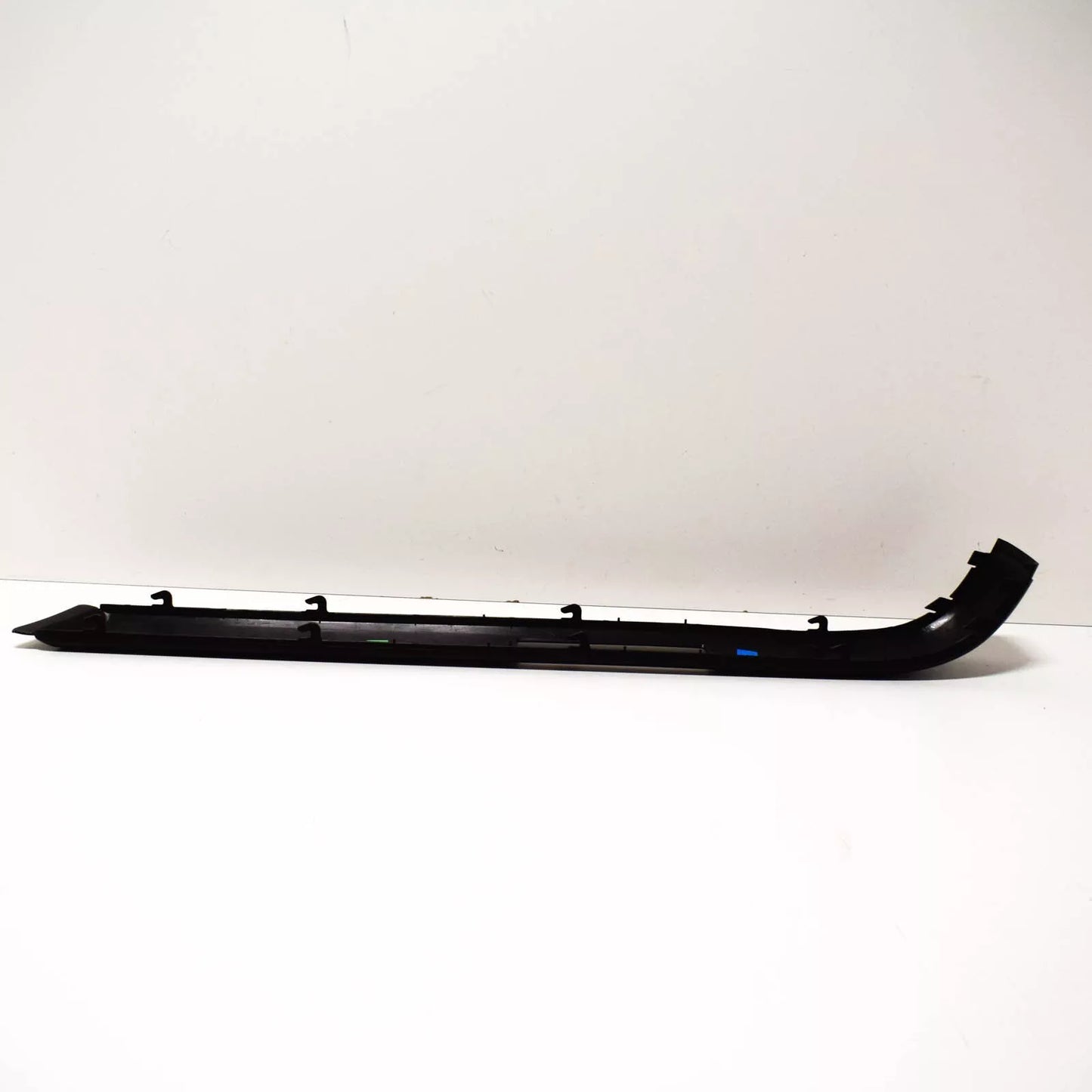 NEW BMW 5 E34 REAR BUMPER TRIM-MOLDING TRIM LEFT 51121944433 ORIGINAL
