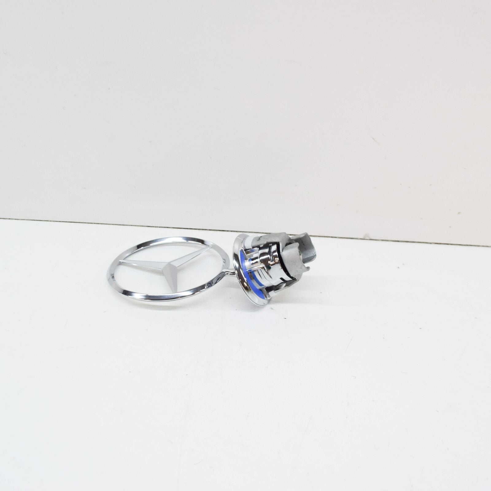 NEW MERCEDES-BENZ E W210 BONNET MERCEDES STAR BADGE A2108800186 ORIGINAL