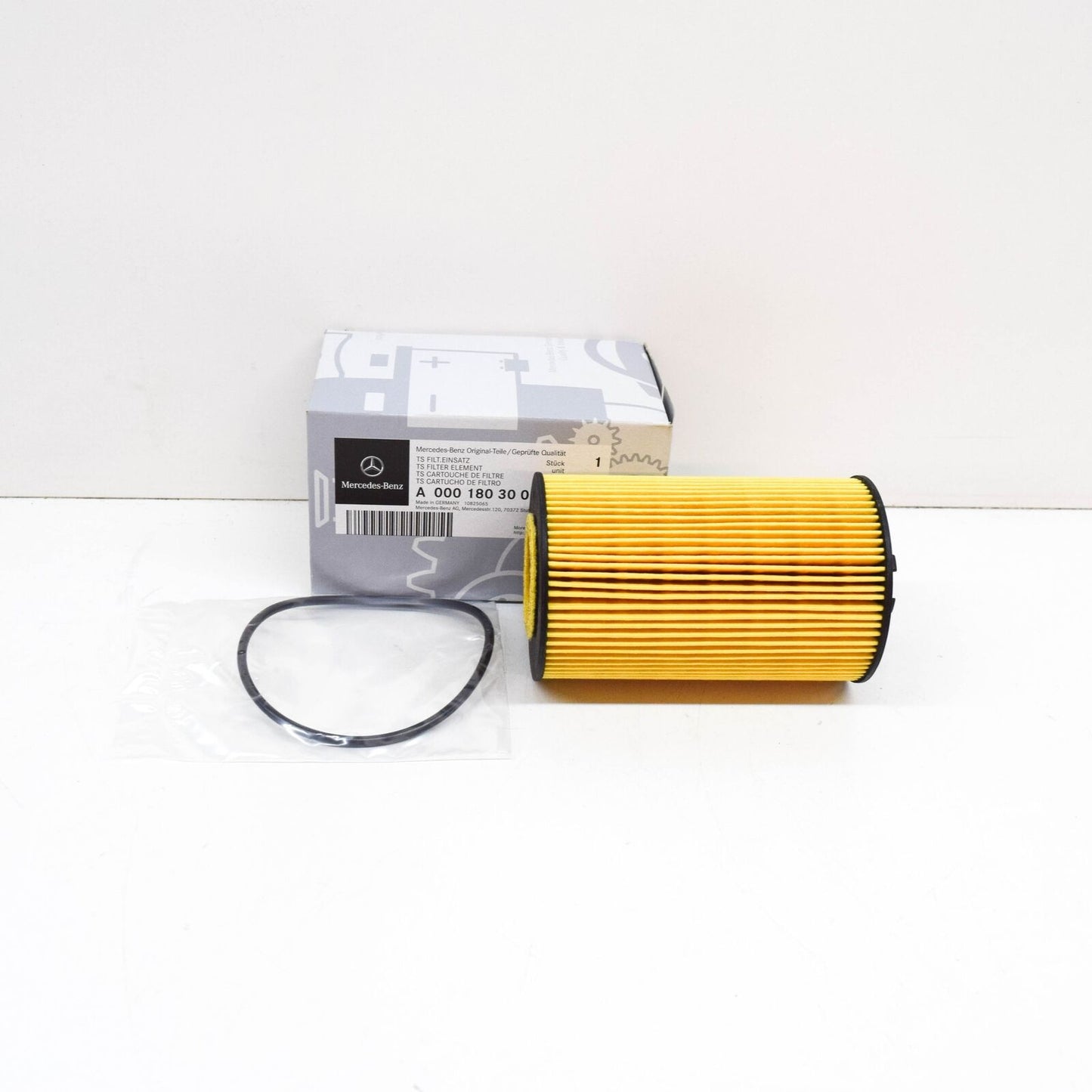 NEW MERCEDES-BENZ E 63 AMG W212 OIL FILTER A0001803009 ORIGINAL