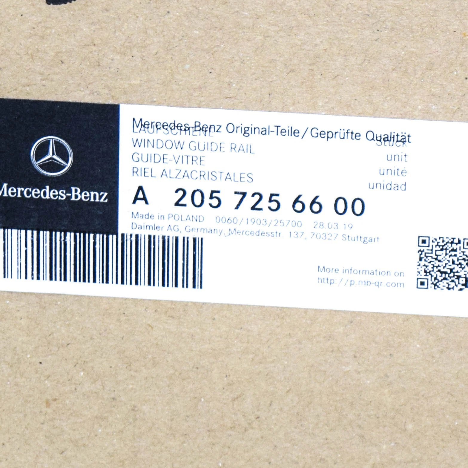 NEW MERCEDES-BENZ C W205 FRONT RIGHT DOOR WINDOW SEAL A2057256600 ORIGINAL