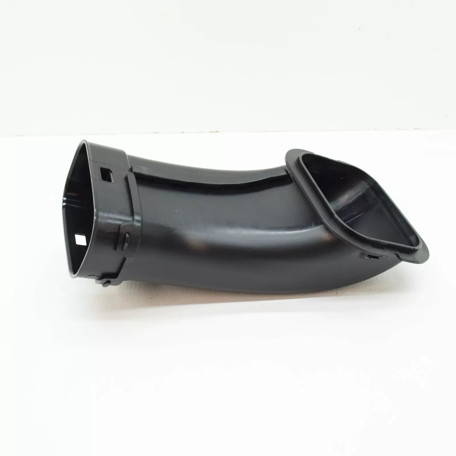 NEW BMW X5 G05 INTAKE AIR DUCT 13718662934 ORIGINAL