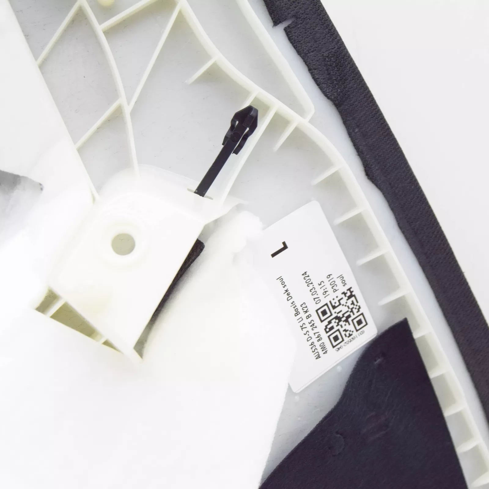 NEW AUDI Q7 4M REAR LEFT D-PILLAR TRIM 4M0867245BK23 ORIGINAL