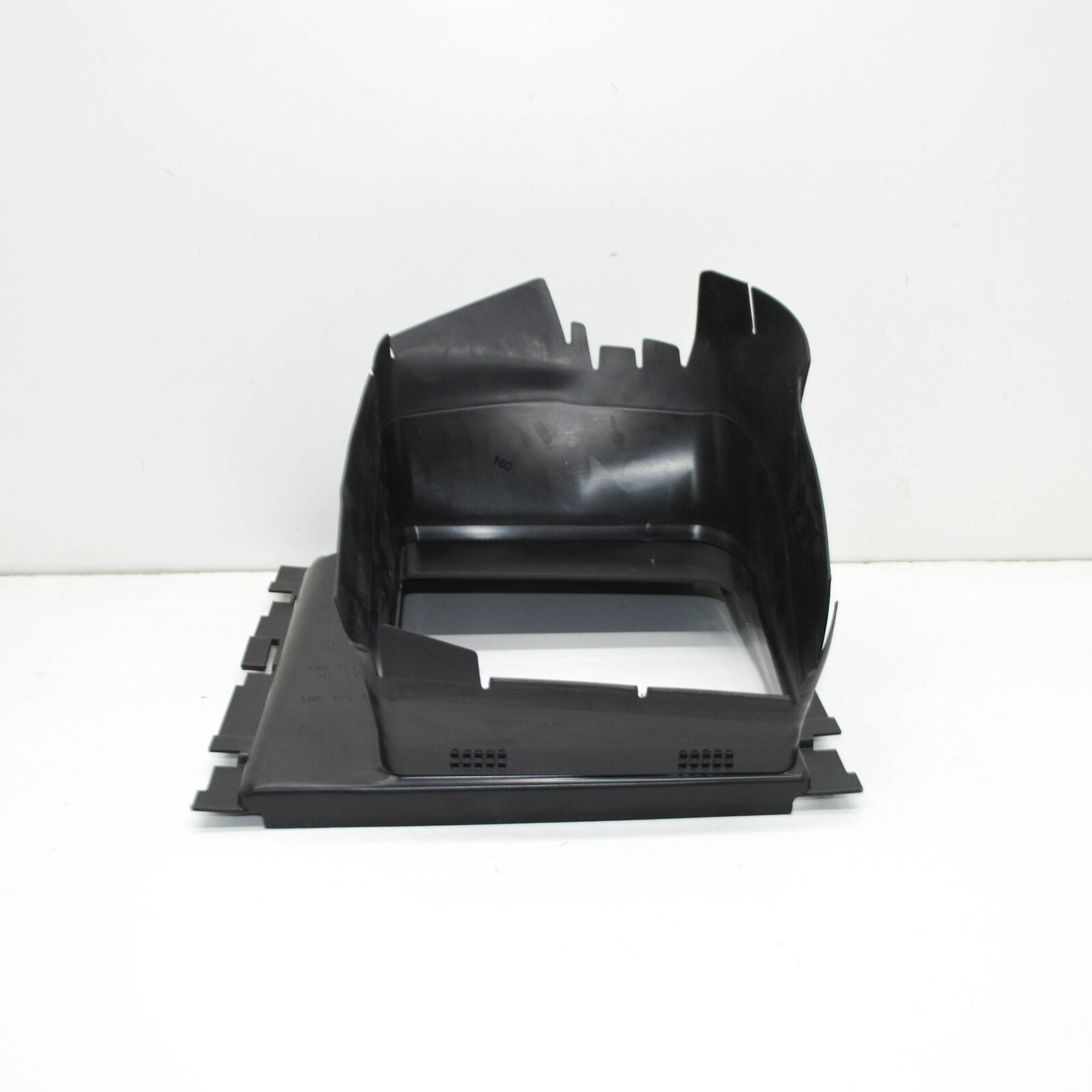 NEW AUDI Q8 INTERCOOLER RIGHT AIR DUCT GUIDE 4M8145334A ORIGINAL