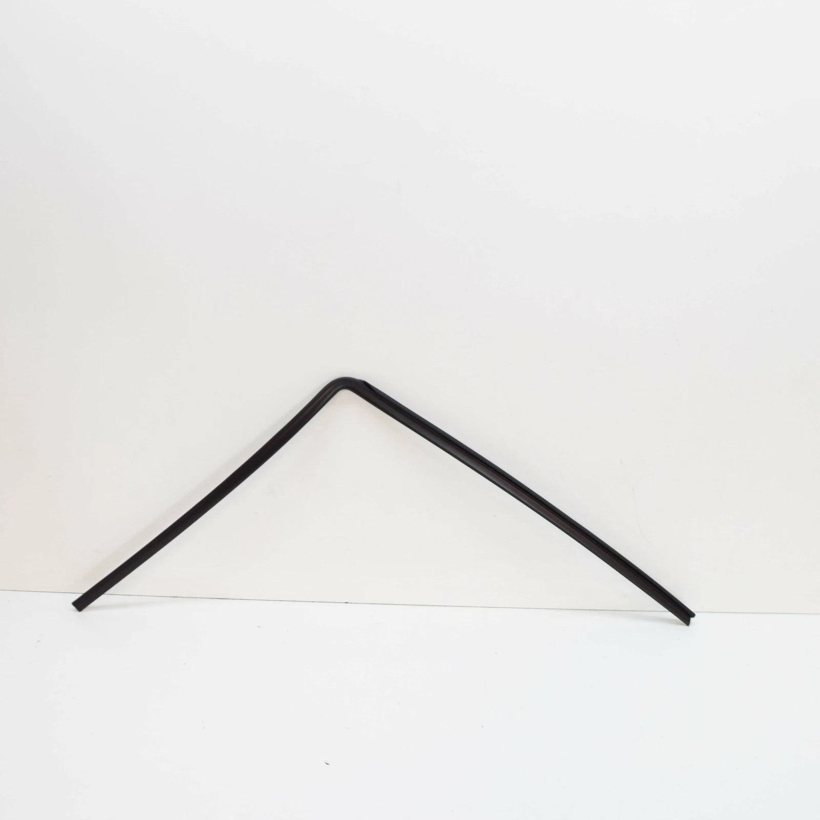 NEW BMW 5 E34 FRONT WINDSHIELD LEFT DECORATIVE FRAME 51318117457 8117457