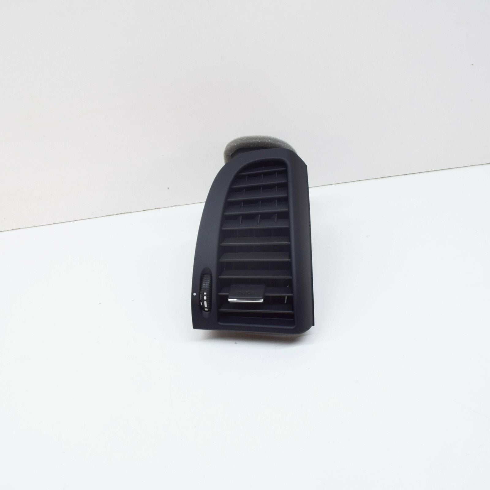 NEW MB VITO W639 DASHBOARD RIGHT OUTSIDE LATERAL NOZZLE A63983002549F75 ORIGINAL