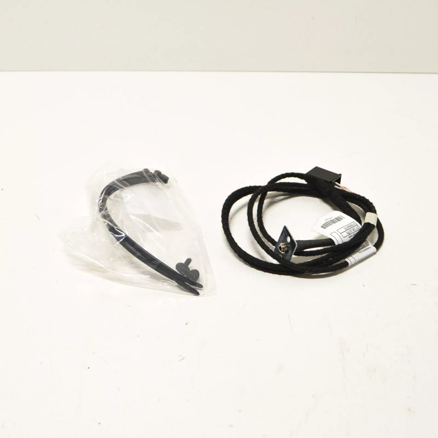NEW BMW E39 E53 E60 E61 AUXILIARY CONNECTION RETROFIT KIT 0153502 65120153502