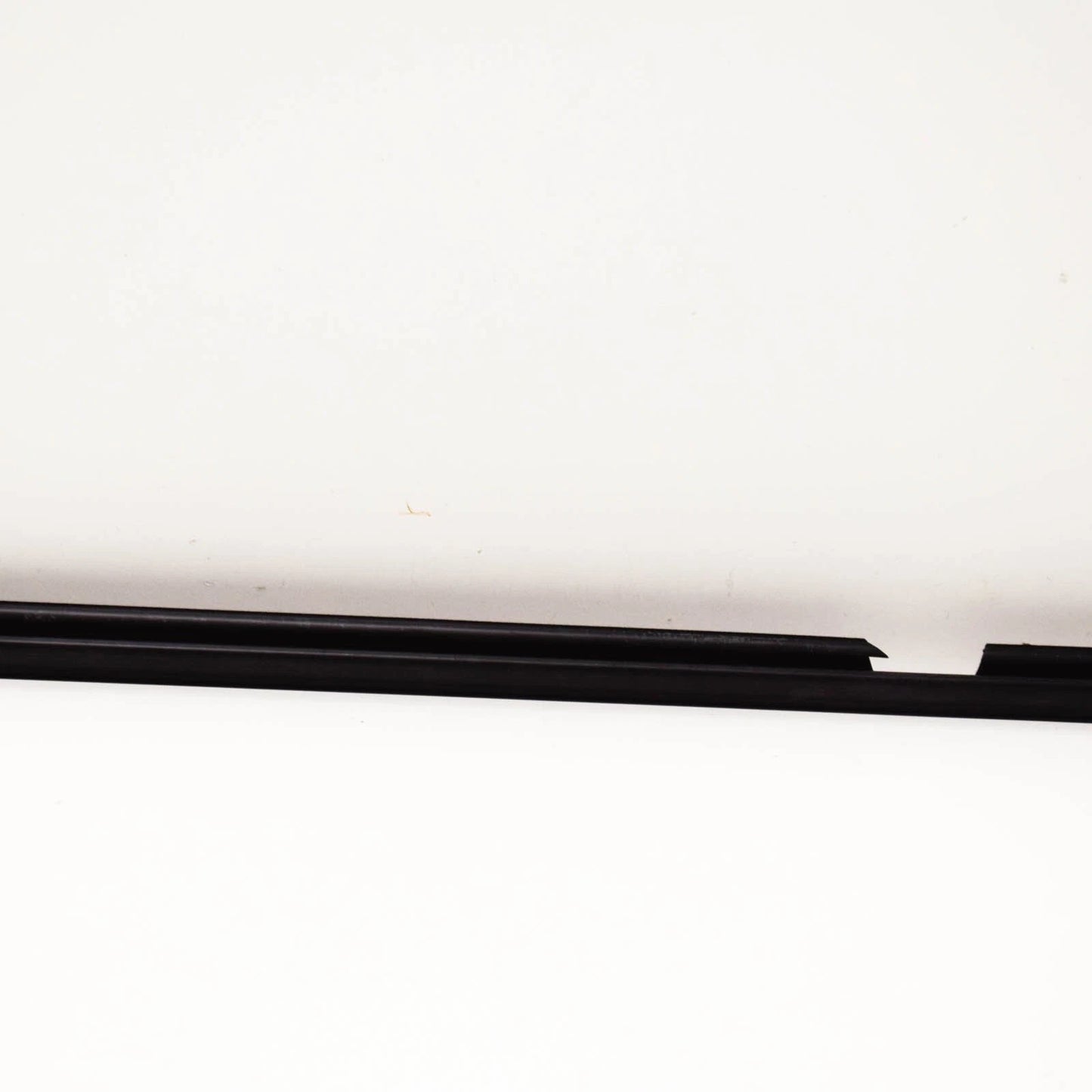 NEW BMW 5 E39 REAR LEFT DOOR OUTER WEATHERSTRIP 51228159021 ORIGINAL