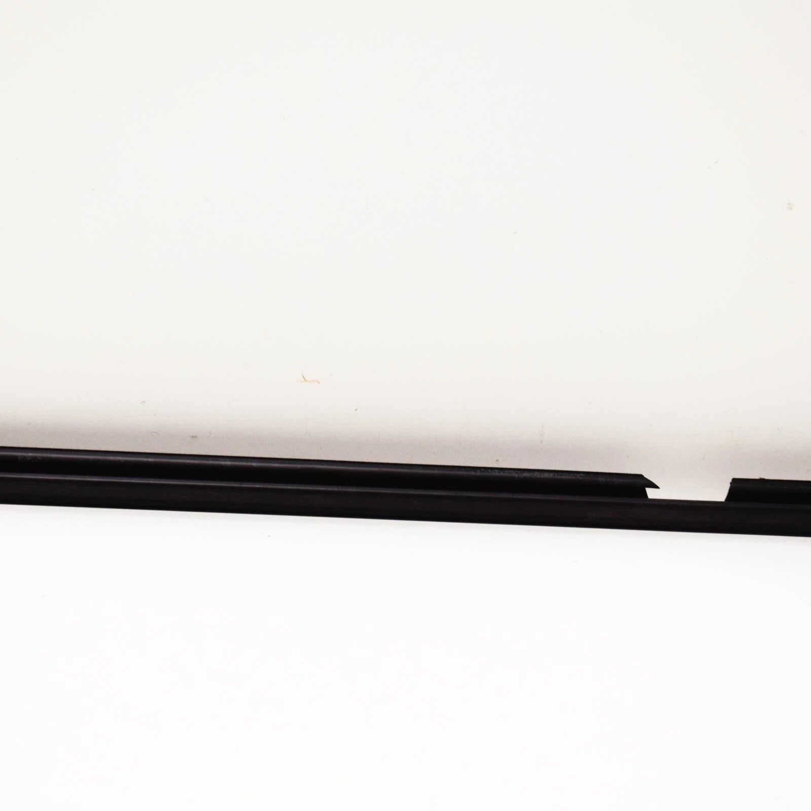 NEW BMW 5 E39 REAR LEFT DOOR OUTER WEATHERSTRIP 51228159021 ORIGINAL