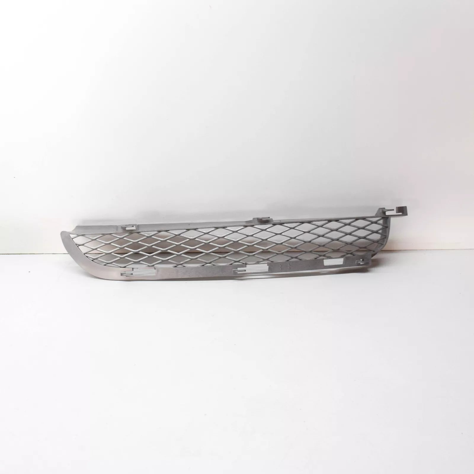 NEW BMW X5 E53 FRONT BUMPER LEFT UPPER GRILLE 51117130457 7130457 2005 ORIGINAL