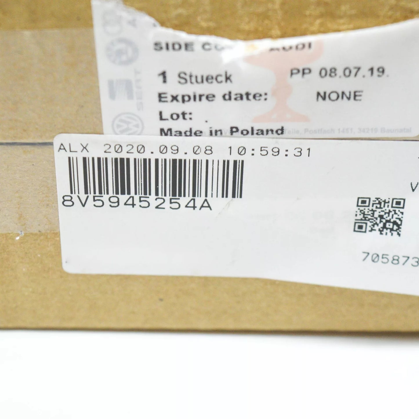 NEW AUDI A3 8V REAR RIGHT TAIL LIGHT TRIM 8V5945254A ORIGINAL