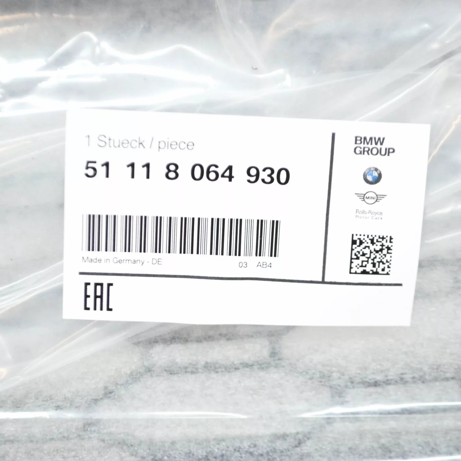 NEW BMW 5 G30 FRONT M BUMPER CENTER LOWER GRILLE 51118064930 ORIGINAL