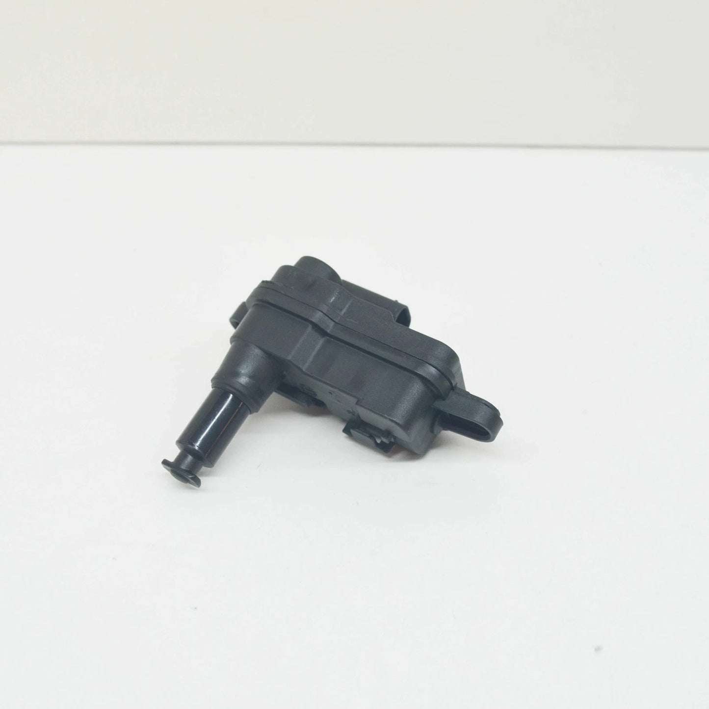 NEW VW PASSAT B8 FUEL FILLER FLAP THROTTLE CONTROL ELEMENT 510810773