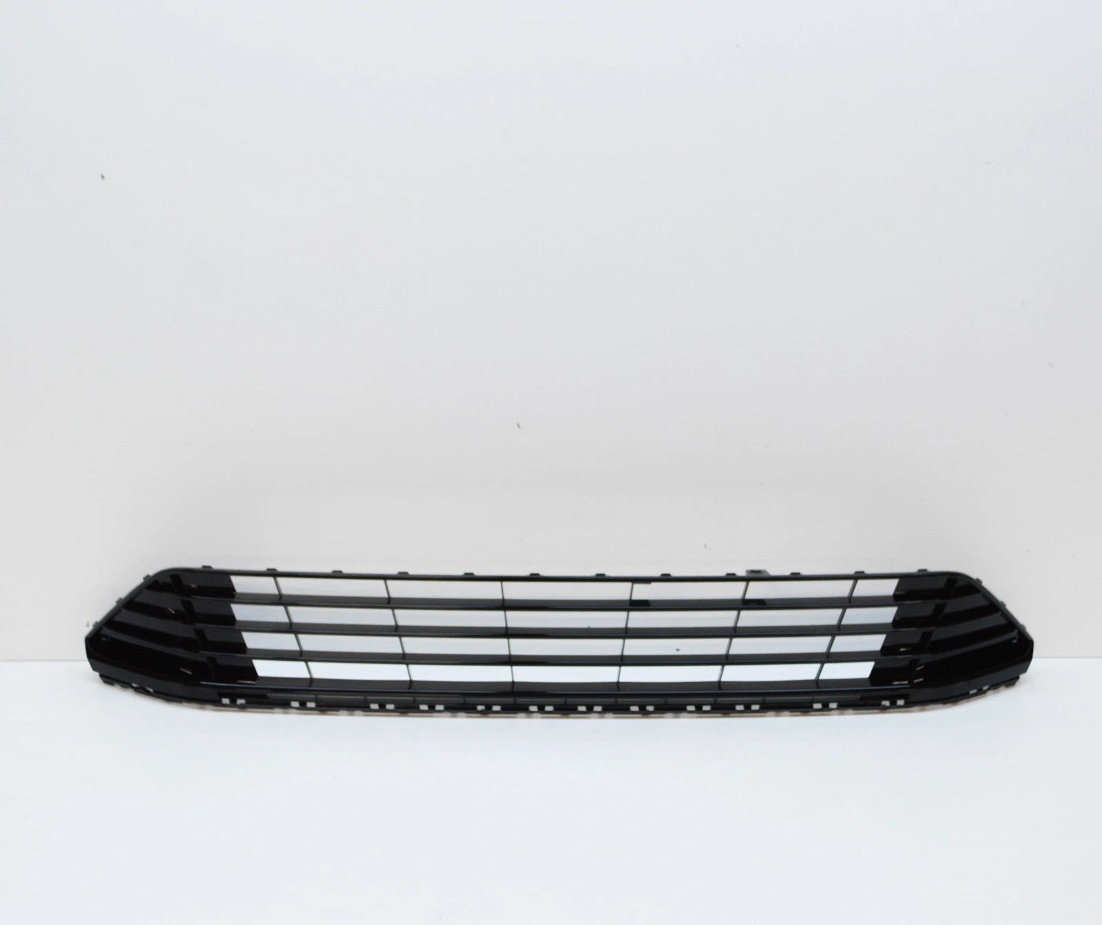 NEW VW PASSAT B8 3G FRONT LOWER VENT GRILLE 3G0853677B 041 3G0853677B041