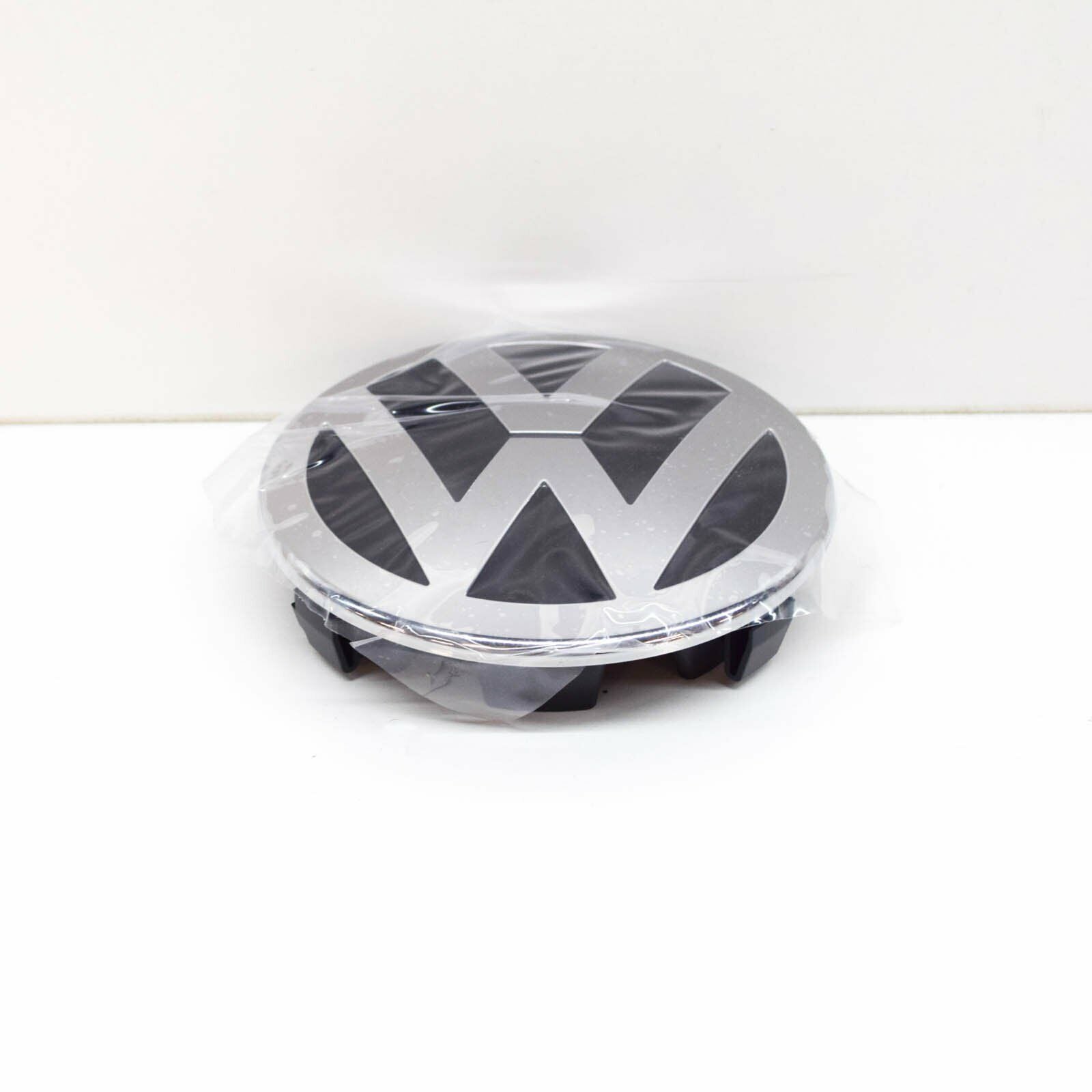 NEW VW TOUAREG 7L FRONT BUMPER GRILL EMBLEM BADGE 5.1" 3C0853601CFDY ORIGINAL