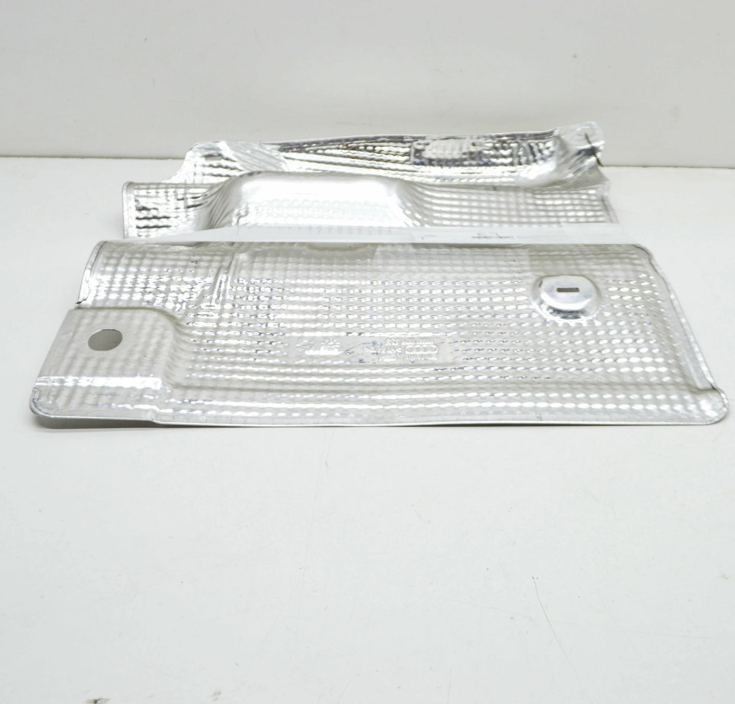 NEW AUDI A4 AVANT B9 EXHAUST RIGHT HEAT PROTECTION 8W0804172