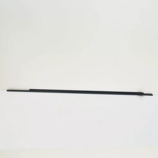 NEW AUDI A3 8P FRONT RIGHT DOOR OUTER WINDOW APERTURE SEAL 8P3837478C