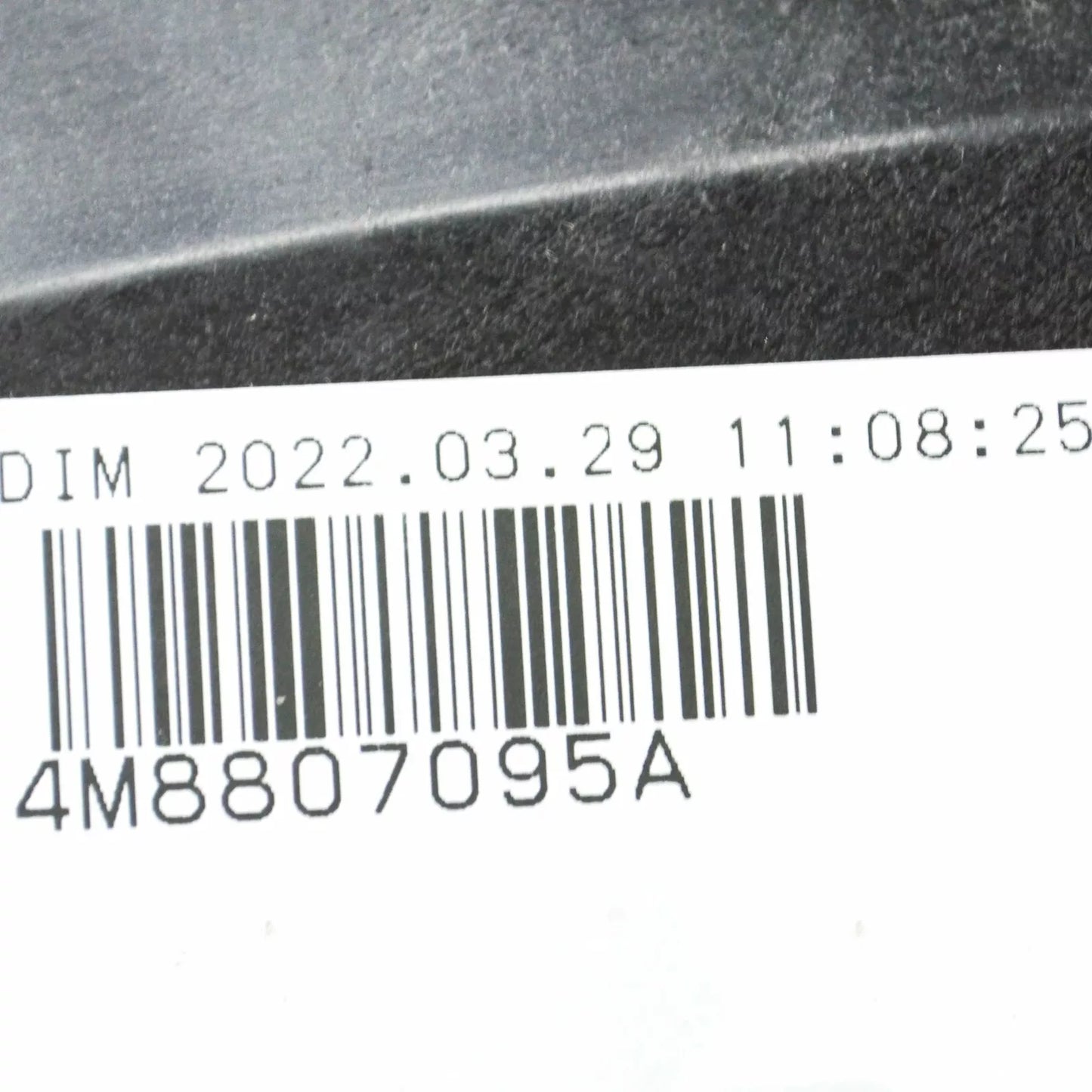 NEW AUDI Q8 FRONT LEFT BUMPER COVER BRACKET S-LINE 4M8807095A