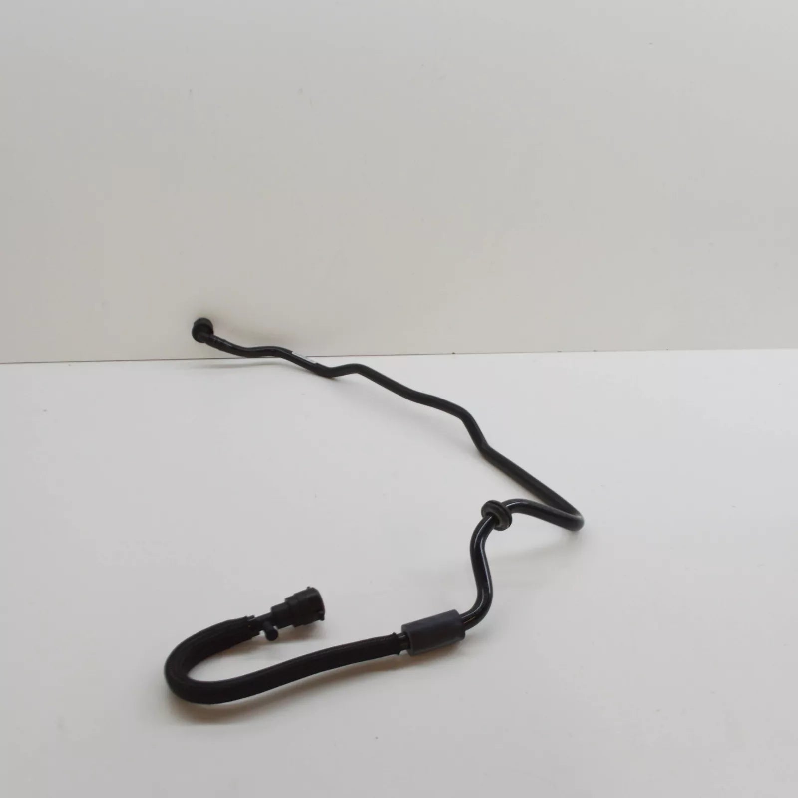 NEW MERCEDES-BENZ E W212 VACUUM LINE A2124301829 ORIGINAL