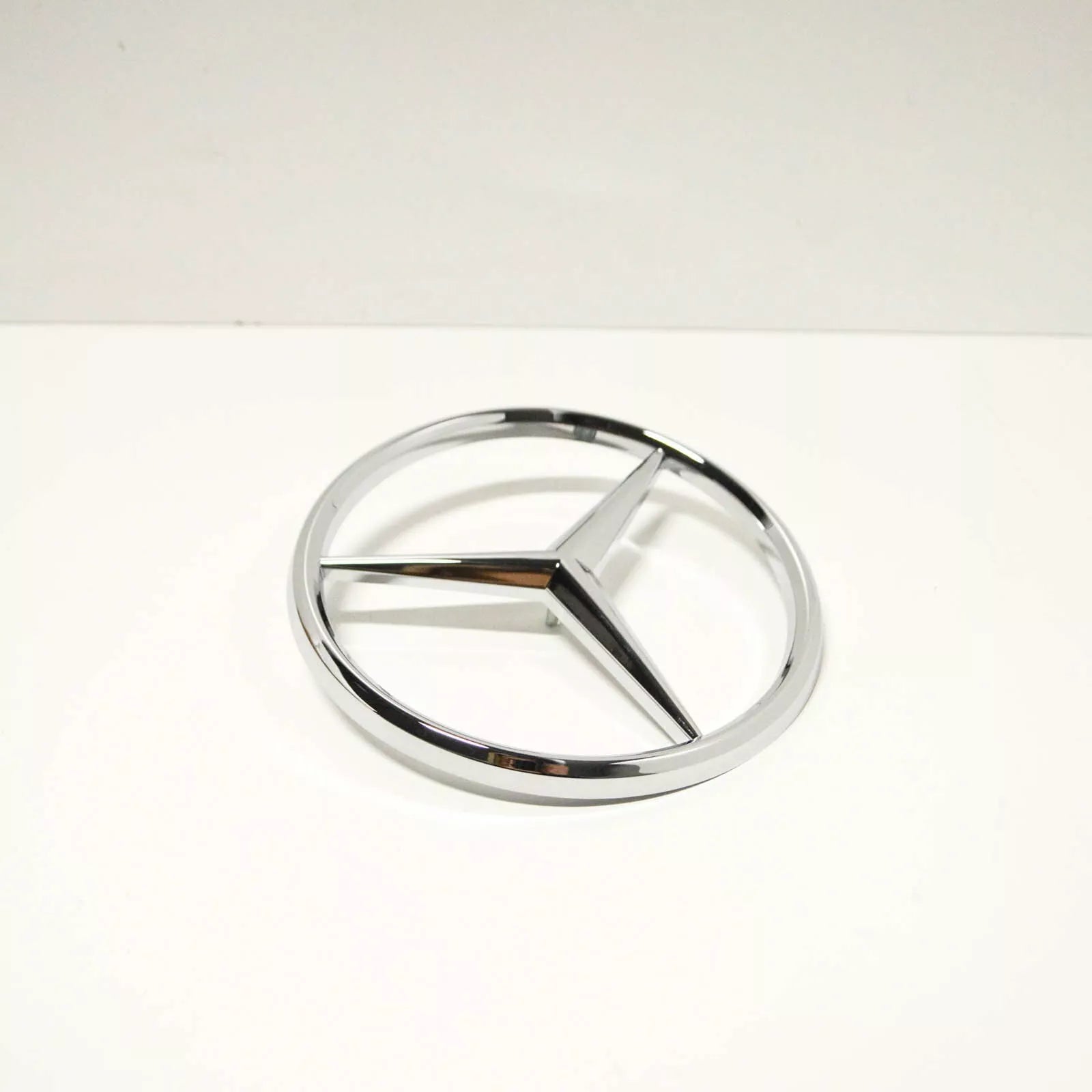 NEW MERCEDES-BENZ G W460 FRONT EMBLEM BADGE A4608880009