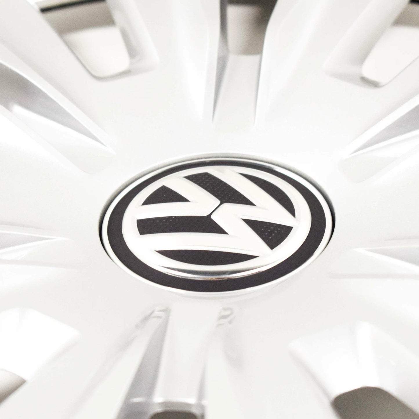 NEW VOLKSWAGEN GOLF MK7 WHEEL CENTRE STEEL HUB TRIM 1X 5G0601147YTI