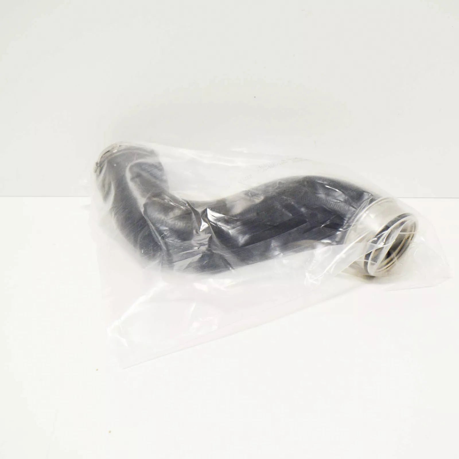 NEW MERCEDES-BENZ S-CLASS W221 RIGHT SIDE INTERCOOLER HOSE A2215281482